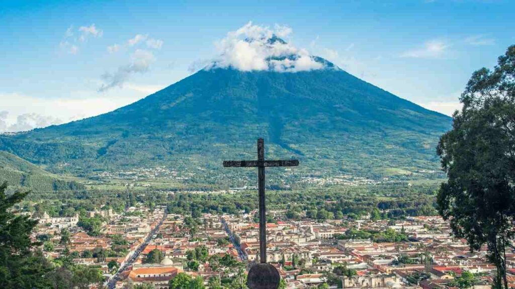 Antigua Guatemala natural wonder Guatemala, 10 days backpacking Guatemala itinerary, Guatemala 10 day itinerary, backpacking Guatemala itinerary, Guatemala backpacking route