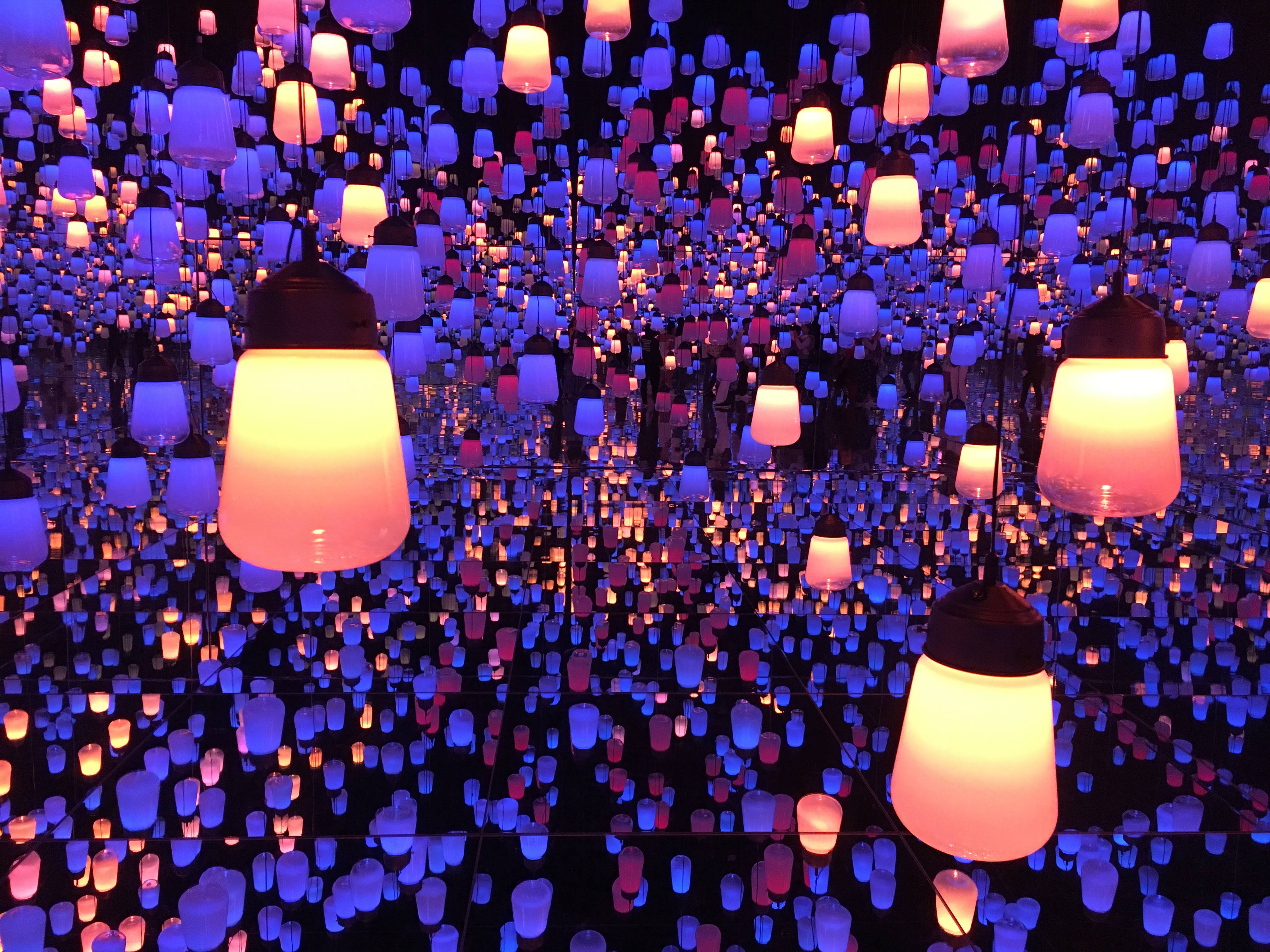 Experience Digital Art at Teamlab Borderless Museum in Odaiba, Tokyo Japan, tips on visiting. Forest of Resonating Lamps