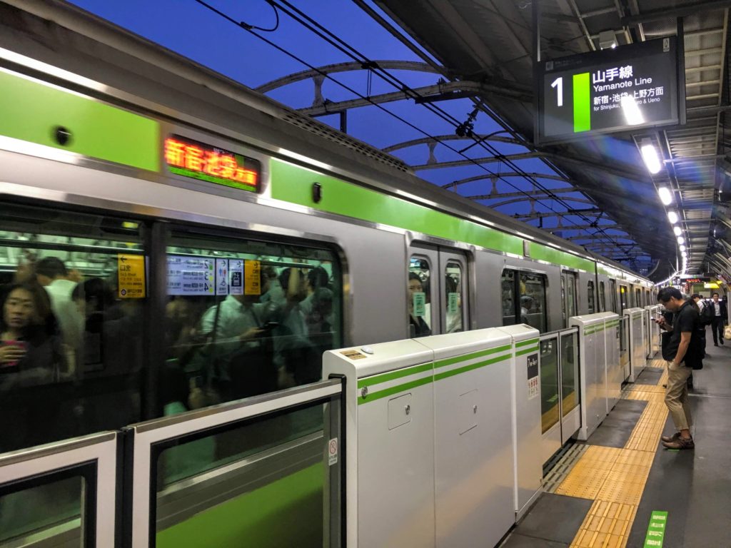 Seishun 18 kippu alternative to the JR Pass, cheaper than the JR pass seisshun 18 kippu trains in japan, how to travel by train in Japan, cheap tickets train tracks