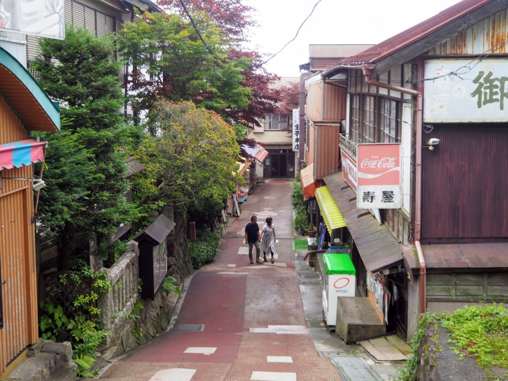 Climbing Mt. Mitake Day-trip from Tokyo. How to get to Mt. Mitake, how to climb, things to do at Mt. Mitake summit temple