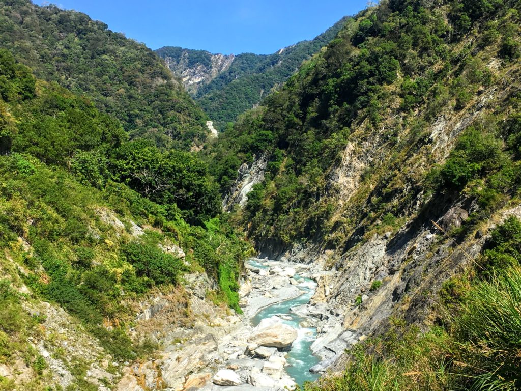 Hiking Taroko Gorge National Park Independently, how to get around Taroko Gorge independently without a tour, Taroko Gorge without a tour, Taroko gorge from Hualien, Taiwan hiking independently, taking the bus around Taroko Gorge without a tour