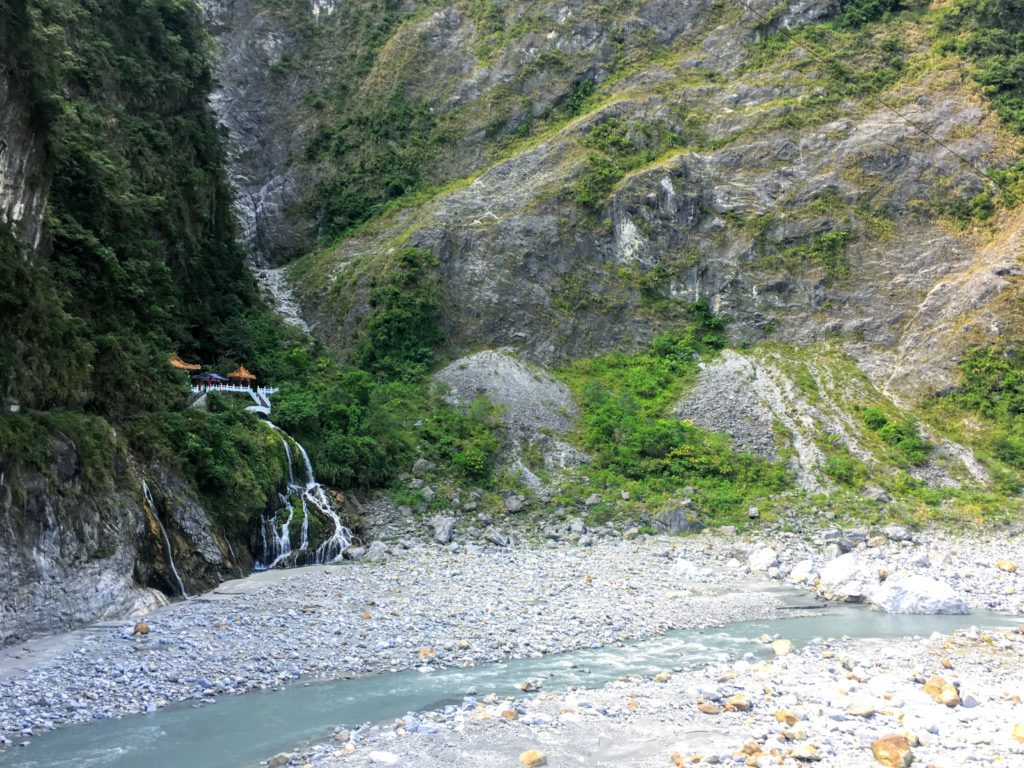 Hiking Taroko Gorge National Park Independently, how to get around Taroko Gorge independently without a tour, Taroko Gorge without a tour, Taroko gorge from Hualien, Taiwan hiking independently, taking the bus around Taroko Gorge without a tour