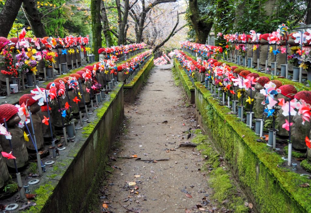 Off the beaten path places in tokyo, off the beaten path things to do in Tokyo, hidden tokyo destinations, Tokyo for second-timers, Rikugien Gardens, Kichijoji neighborhood, Sugamo, Odaiba, Zozoji Temple, Todoroki Ravine park, kappabashi, nezu shrine, yanaka ginza, shibamata, sugamo, Hamarikyu gardens, zojoji temple