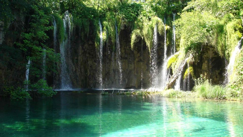 Plitvice Lakes national park in Croatia, top things to do in Zagreb, day trip from Zagreb to plitvice lakes national park, best Zagreb attractions, best things to do in Zagreb, Croatia