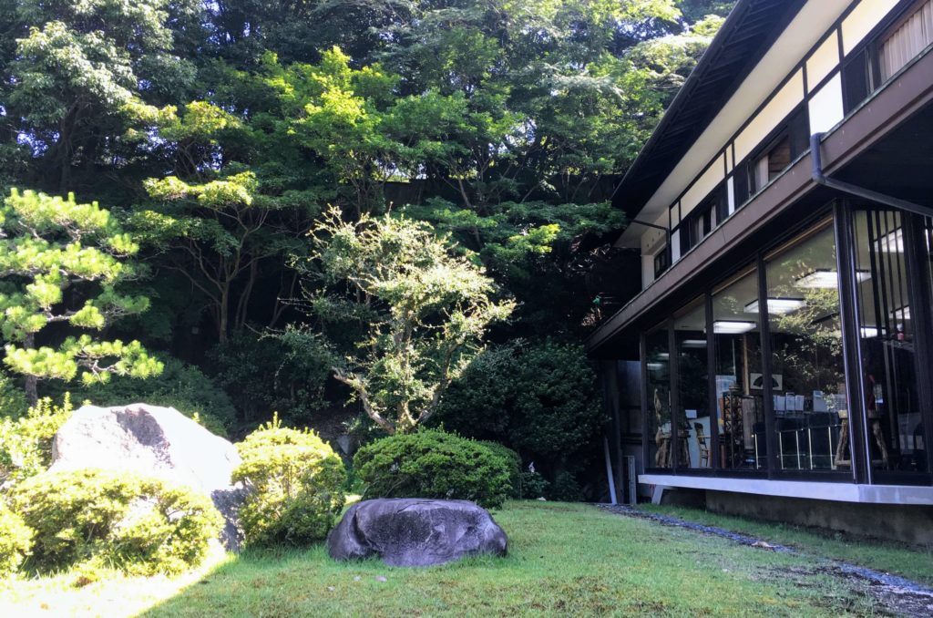 Miyajima Guest House Mikuniya, miyajima deer, best budget accommodation on miyajima hiroshima, japanese garden, white tanuki, ryokan guesthouse and hostel, Japanese culture and handicrafts station, japanese garden