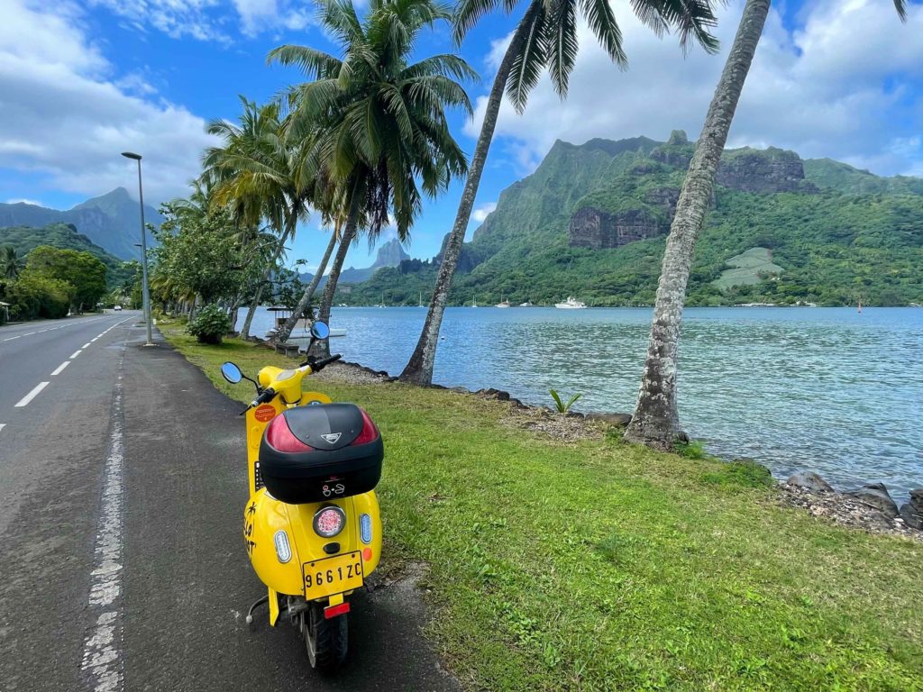 Scooter rental in Tahiti, Scooter rental in Moorea, Hello Scoot rental in Tahiti, electric scooter rental in Tahiti