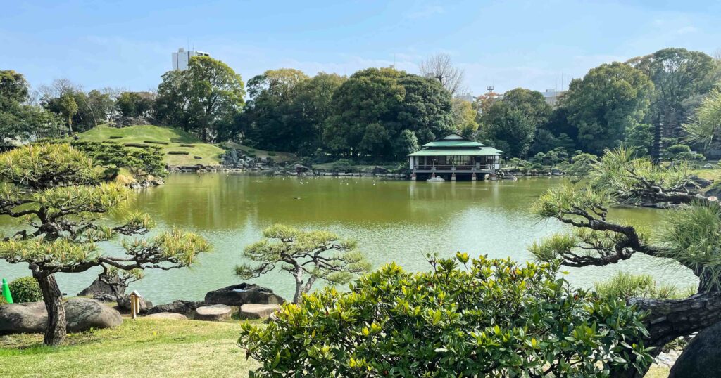 Kiyosumi Garden, Best urban nature walks in Tokyo, best urban hikes in Tokyo, where to experience nature in Tokyo, Tokyo nature walks